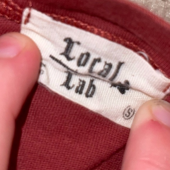 Graphic Cropped Tee - Picture 3 of 3